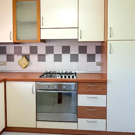 S220 - Sirolo, Trilocale In Centro Con Terrazzo *