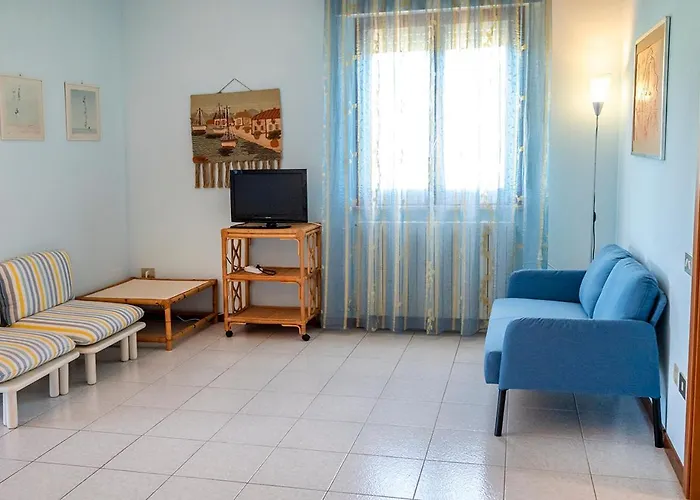 S220 - Sirolo, Trilocale In Centro Con Terrazzo *