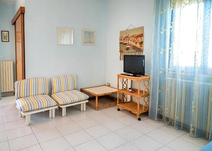 S220 - Sirolo, Trilocale In Centro Con Terrazzo